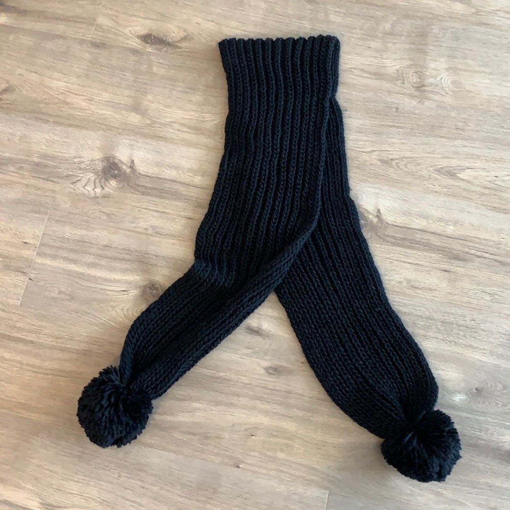 SIMONS | Knit scarf with Pom Poms